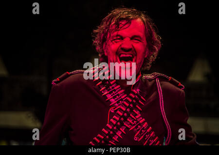 Plaza Gabriel Miró/Sn, Madrid, Spanien. 14. Aug 2018. Emir Kusturica und das Rauchverbot Orchester in der Fiestas de La Paloma Credit: Alberto Sibaja Ramírez/Alamy leben Nachrichten Stockfoto