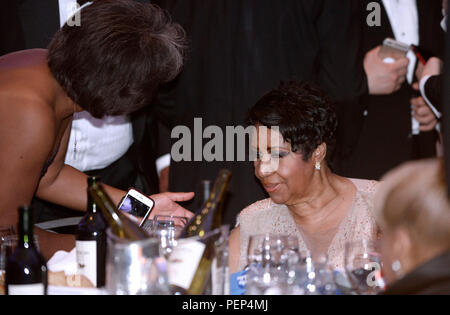 Datei: 16. Aug 2018. Aretha Franklin stirbt im Alter von 76. Foto: Die "Königin" der Seele" Aretha Franklin besucht die White House Correspondents' Association jährlichen Abendessen am 30. April 2016 an der Washington Hilton Hotel in Washington. Dies ist Präsident Obamas achten und letzten White House Correspondents' Association Abendessen. Credit: MediaPunch Inc/Alamy leben Nachrichten Stockfoto