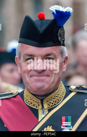 Glasgow, Schottland, Großbritannien. 16 August, 2018. Ein Mitglied des Pipers' Trail ein Kollektiv von der Royal Edinburgh Military Tattoo in Buchanan Street bei Rohrleitungen Leben. Credit: Skully/Alamy leben Nachrichten Stockfoto