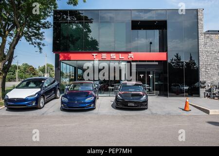 Toronto, CAN., 16. Aug 2018. 16 Aug, 2018. Tesla Kanada in Toronto. Tesla Kanada hat angekündigt, dass die neue konservative Regierung von Ontario ist über das klagen, was Tesla behauptet, ist die unfaire Behandlung der neuen Regierung in ihrer Stornierung der elektrischen Auto Subventionsprogramm. Der Abbruch des Programms ist ein Nebenprodukt der Beendigung der Ontario carbon steuerliche Regelung, die von der früheren liberalen Regierung erlassen. Credit: Victor Biro/ZUMA Draht/Alamy leben Nachrichten Stockfoto