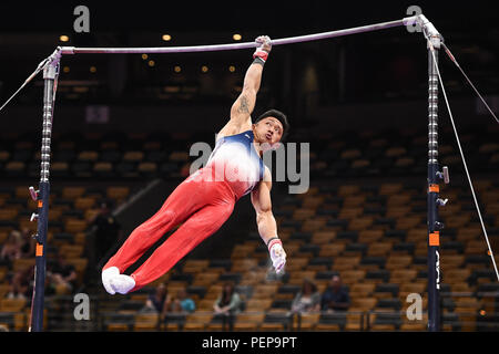 Boston, Massachussetts, USA. 16 Aug, 2018. ADRIAN DE LOS ANGELES konkurriert auf die High Bar während der ersten Nacht der Konkurrenz an TD Garden in Boston, Massachusetts. Credit: Amy Sanderson/ZUMA Draht/Alamy leben Nachrichten Stockfoto