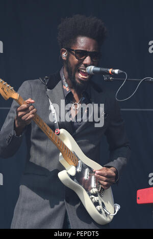 Chelmsford, Großbritannien. 17. Aug 2018. Miles Kane in RiZE Festival 2018 im Hylands Park, Chelmsford am 17. August 2018, UK. Bild Capital/Alamy leben Nachrichten Stockfoto