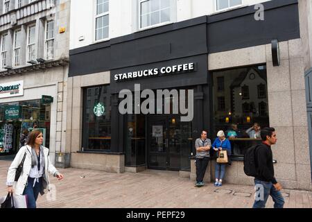 Cork, Irland. 16 Aug, 2018. Starbucks Patrick Street muss eine Genehmigung einholen. Eine Entscheidung von einem Bord Pleanála hat festgestellt, dass Starbucks in Patrick Street Baugenehmigung muss. Die Steckdose ist seit 2015, aber sie nie für eine Änderung der Nutzung. Die Steckdose argumentiert, dass es sich um ein Shop eher als ein Café. Credit: Damian Coleman/Alamy leben Nachrichten Stockfoto