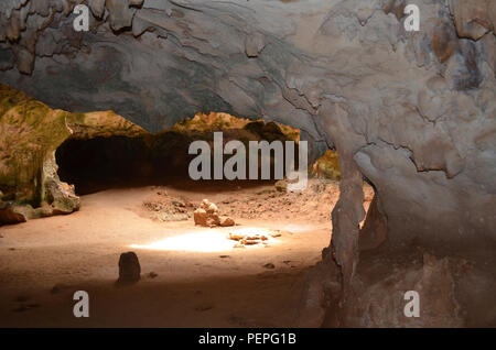 Die Höhle in Quadirikiri Höhle in Arubas "Arikok" National Park. Stockfoto