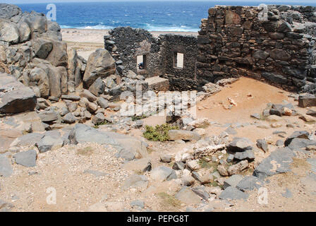 Bushirbana Gold Mill Ruinen der Aluminiumhütte in Aruba. Stockfoto