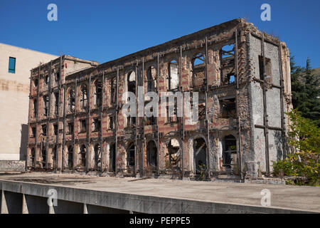 Die Ruinen des Hotel Neretva, der den Spitznamen "Tito's Palace', in Mostar, Bosnien und Herzegowina. Stockfoto