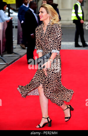 Hayley Atwell besuchen die Kinder handeln, Premiere, London. Stockfoto