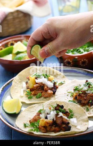 Tacos al Pastor, mexikanisches Essen Stockfoto