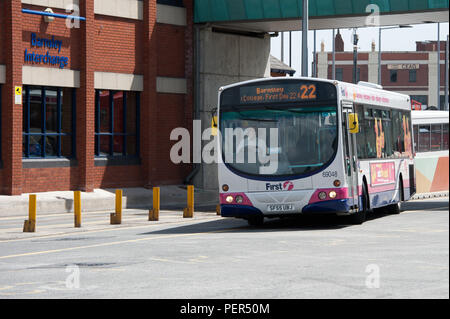 Ein futuristisches Design für die neue Barnsley Austausch, den neuen modernen Busbahnhof und Bahnhof der Stadt Barnsley Stockfoto