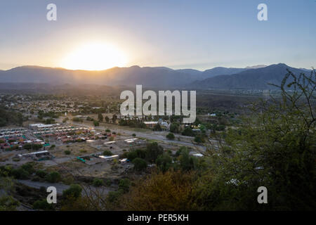 Luftaufnahme von Mendoza Sonnenuntergang vom Cerro de la Gloria an General San Martin Park - Mendoza, Argentinien - Mendoza, Argentinien Stockfoto