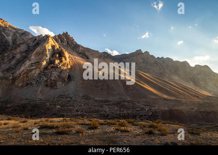 Bergen auf der Ruta 7 der Straße zwischen Chile und Argentinien durch die Cordillera de Los Andes - Provinz Mendoza, Argentinien Stockfoto