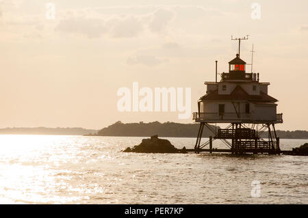 Thomas Point Shoal Lighthouse in der Chesapeake Bay in Maryland, ein sechseckiges Holzhaus. Stockfoto