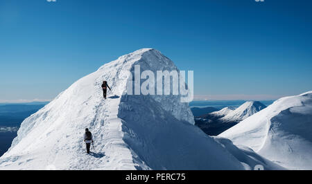 Winter Wandern im Tongariro Nationalpark, Ruapehu, Neuseeland. Stockfoto