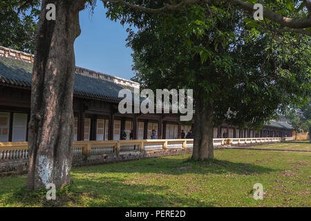 Lange Galerie (Hữu Trường lang), Lila Verbotene Stadt, Hue, Vietnam Stockfoto