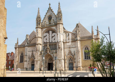 Saint Eloi Kirche, Dünkirchen, Dunkerque, Hants-de-France, Frankreich, mit Einschusslöchern und Schäden aus dem Zweiten Weltkrieg 2. Stockfoto