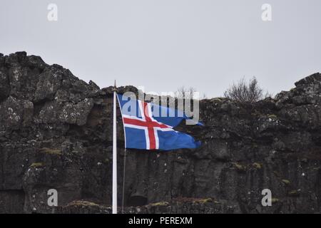 Isländischer Flagge, im Thingvellir Nationalpark Stockfoto