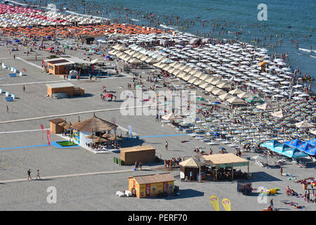 MAMAIA, Mamaia, Rumänien - AUGUST, 2018. Mamaia Beach an der Küste des Schwarzen Meeres - Blick vom Sky View Park Hotel, top Sommer Anziehungspunkt in Rumänien. Stockfoto