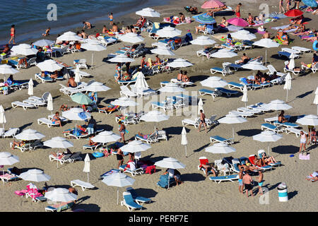 MAMAIA, Mamaia, Rumänien - AUGUST, 2018. Mamaia Beach an der Küste des Schwarzen Meeres - Blick vom Sky View Park Hotel, top Sommer Anziehungspunkt in Rumänien. Stockfoto