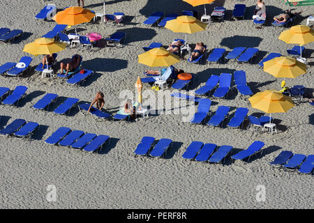 MAMAIA, Mamaia, Rumänien - AUGUST, 2018. Mamaia Beach an der Küste des Schwarzen Meeres - Blick vom Sky View Park Hotel, top Sommer Anziehungspunkt in Rumänien. Stockfoto