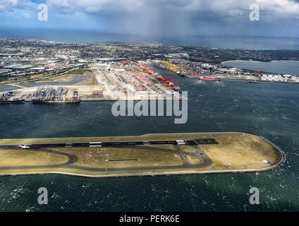 Luftaufnahme der Landebahn in Sydney, New South Wales, NSW, Australien Stockfoto