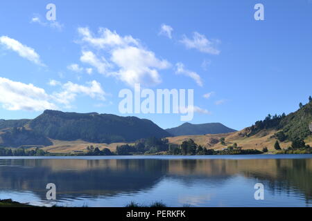 Neuseeland lake Reflexion in der Nähe von Wasser Stockfoto