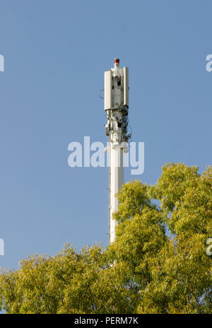 Radio Antenne Tower, Cell Phone Base Station. Stockfoto