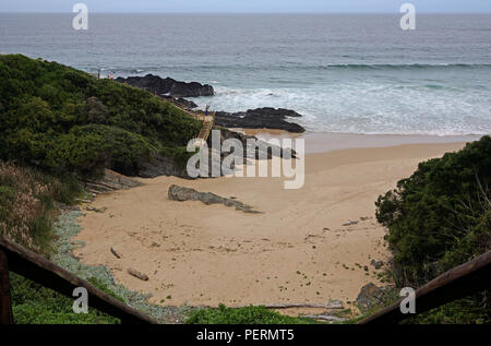 Der Strand des Ferienortes Keurboomstrand in der Nähe von Plettenberg Bay an der Western Cape Coast entlang der Garden Route, Südafrika. Stockfoto