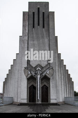 Cork, Irland - 15 September, 2016: Die 1930er Jahre modernistischen konkreten Kirche Christi des Königs in den südlichen Vororten von Cork. Stockfoto