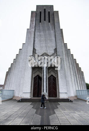 Cork, Irland - 15 September, 2016: Die 1930er Jahre modernistischen konkreten Kirche Christi des Königs in den südlichen Vororten von Cork. Stockfoto