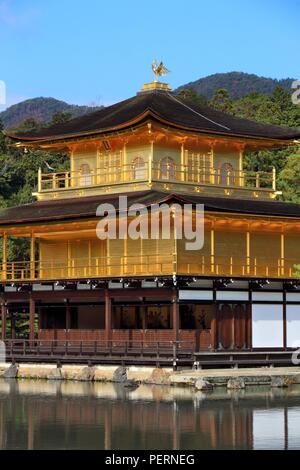 Kinkakuji Tempel - Goldener Pavillon, Kyoto, Japan. UNESCO-Weltkulturerbe. Stockfoto