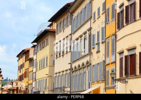 Florenz, Italien - typische mediterrane Wohn- Architektur. Apartment Gebäuden. Stockfoto