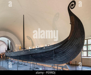 Wikingerschiff. Das Osebergschiff (Osebergskipet) in das Wikingerschiffsmuseum (vikingskipshuset), Bygdøy, Oslo, Norwegen Stockfoto