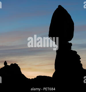 Am frühen Morgen Licht am Balanced Rock im Arches National Park, Utah Stockfoto