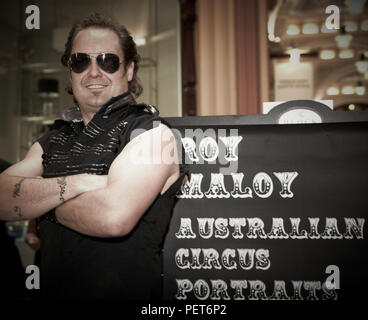 Künstler aus den Roy Maloy australischen Circus. Roy Maloy ist wie die australischen Circus König bekannt und hält viele Rekorde. Stockfoto