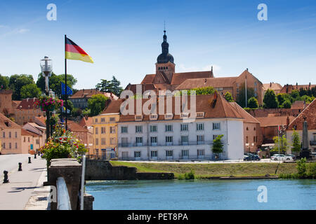 Grau in der Innenstadt von der Brücke über die Saône, Haute-Saône Abteilung region Bourgogne-Franche-Comte. Stockfoto