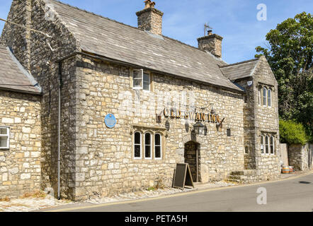 Die historische Old Swan Inn in Llantwit Major, Tal von Glamorgan, ist rund 800 Jahre alt. Stockfoto