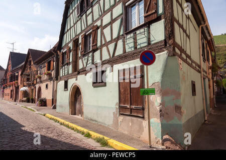 Bunte Straße in Turckheim, Elsass, Frankreich. Stockfoto