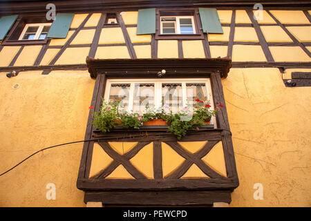 Bunte Straße in Turckheim, Elsass, Frankreich. Stockfoto