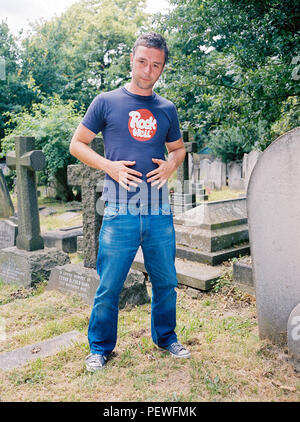 Portrait des Musikers Baxter Dury (Sohn von Ian Dury) in Hampstead, London Am 15. Juli 2005 fotografiert. Stockfoto