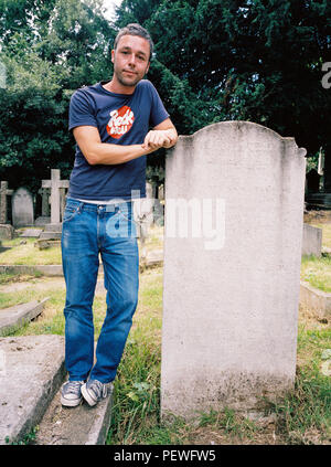 Portrait des Musikers Baxter Dury (Sohn von Ian Dury) in Hampstead, London Am 15. Juli 2005 fotografiert. Stockfoto