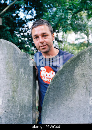 Portrait des Musikers Baxter Dury (Sohn von Ian Dury) in Hampstead, London Am 15. Juli 2005 fotografiert. Stockfoto