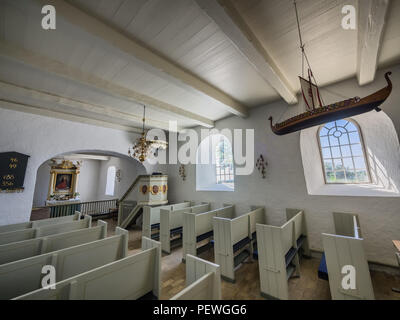 Die sehr kleine Kirche auf Hjarnoe Insel in Jütland, Dänemark Stockfoto