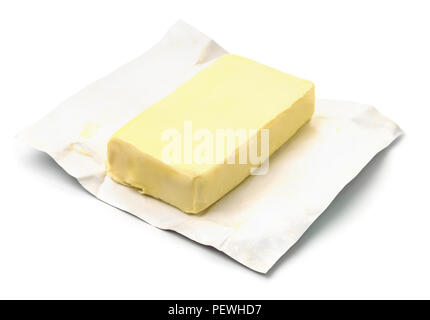 Block Butter in offenen Umhüllung isoliert auf weißem Stockfoto