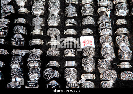 Shop für Gothic Ringe, Deutschland, Europa Stockfoto