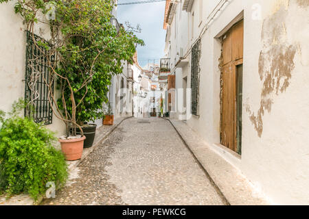 Gasse in Altea in Valencia, Spanien, Costa Blanca. Stockfoto