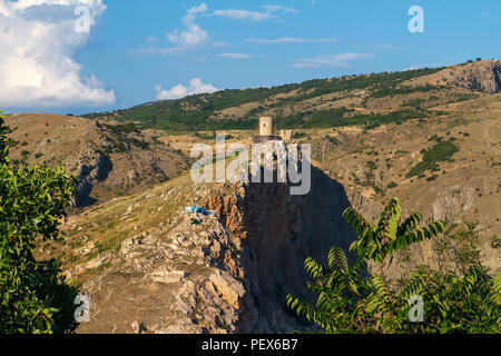 Genueser Festung Cembalo auf dem Berg in Balaklawa Stockfoto