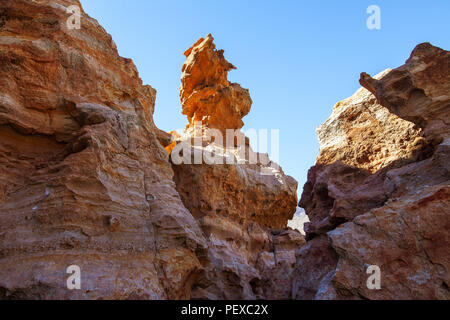 Erstaunlich Sandstein Felsformationen in Canyon des berühmten Teneriffa Nationalpark. Natur Hintergrund Stockfoto