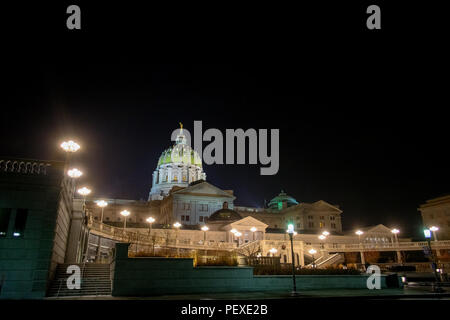 Pennsylvania State Capitol Building bei Nacht Stockfoto