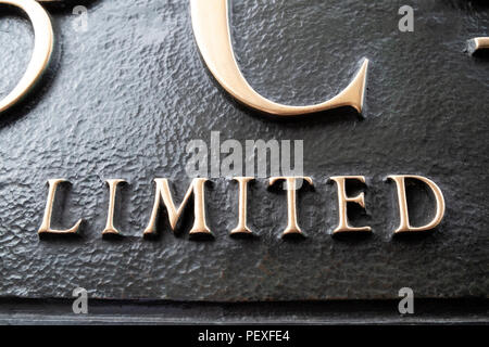 Begrenzt. Ein Detail des Selfridge Zeichen in der Oxford Street Stockfoto