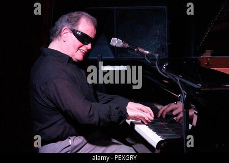 Keyboarder und Sänger Reg Webb am Londoner 606 Club Stockfoto